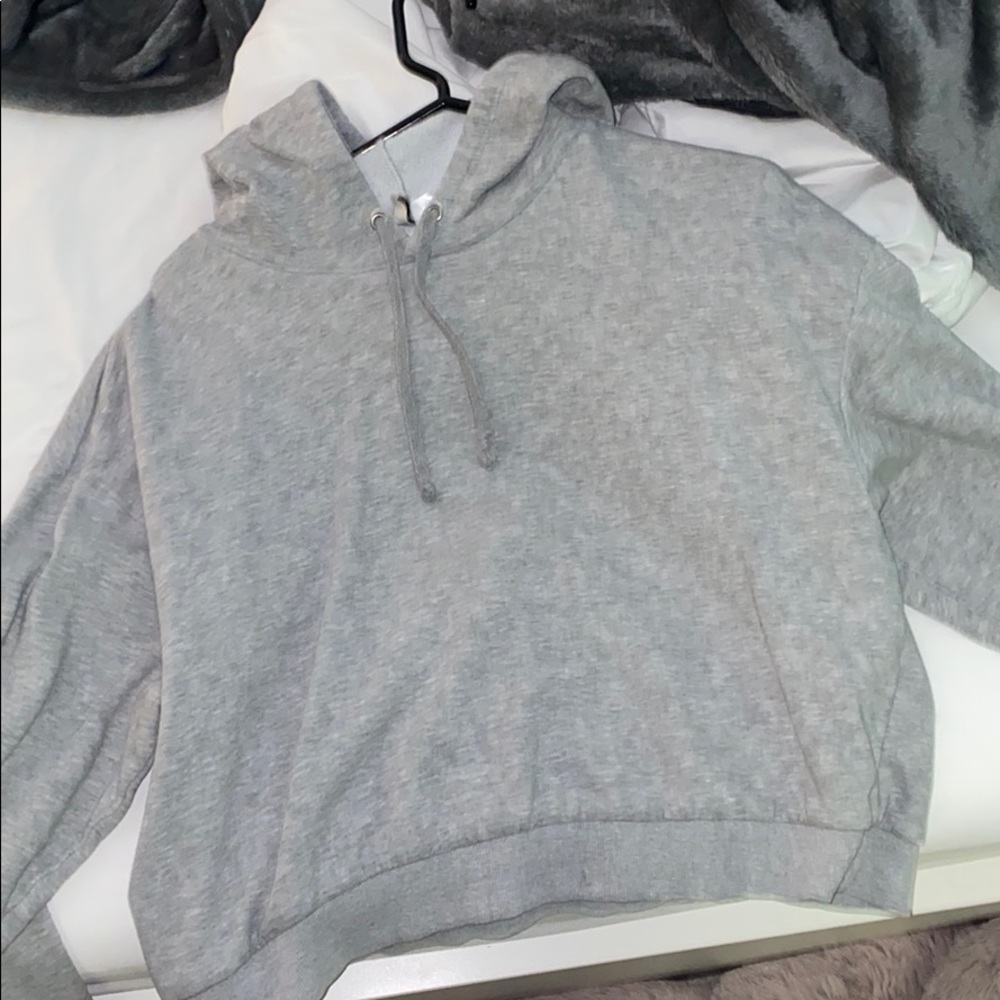 cropped hoddie